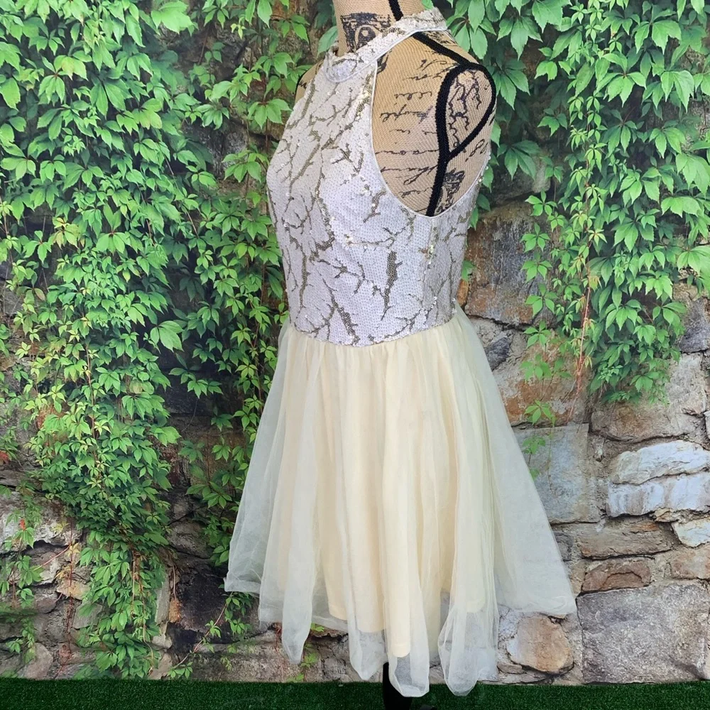 ENTRY French Vanilla Sequined Tulle Dress, Juniors Large/Women's Small - Picture 4 of 12